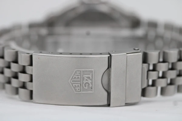 TAG Heuer Formula 1 200m Series Diver WA1217 - image 6