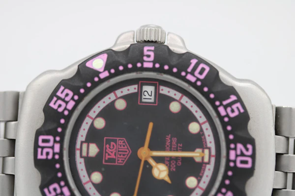 TAG Heuer Formula 1 200m Series Diver WA1217 - image 7