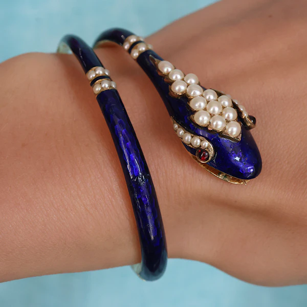 Victorian Blue Enamel, Pearl, Garnet and Gold Snake Bangle, Given by Adelaide Queen Dowager, to Lady Susan Harcourt, 1849 - image 4