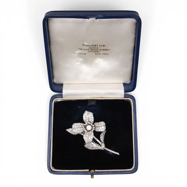 Chaumet Vintage Diamond and Platinum Flower Brooch, With White Gold Fittings, Circa 1979 - image 3