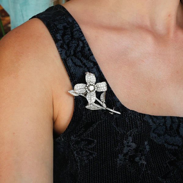Chaumet Vintage Diamond and Platinum Flower Brooch, With White Gold Fittings, Circa 1979 - image 2