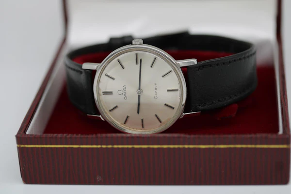Omega Genève 111.0114 - image 8