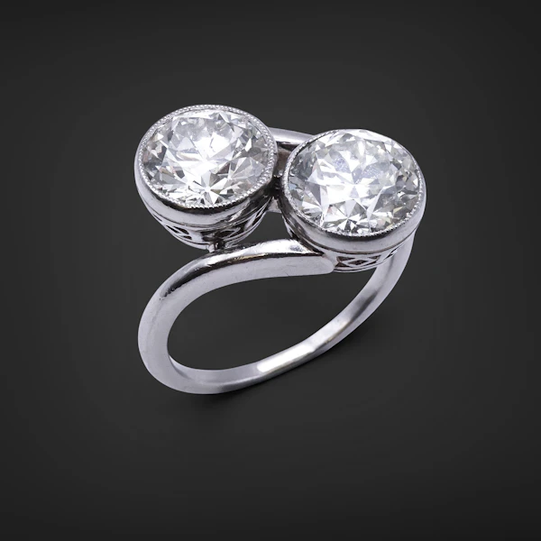 Antique Edwardian Platinum "Toi et Moi" Old Cut Diamond Ring - image 6