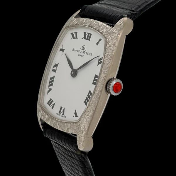 BAUME ET MERCIER CUSHION 18KT WHITE GOLD FLORENTINE FINISH WHITE ROMAN NUMERALS WITH BOX AND PAPERS 1978 - image 2