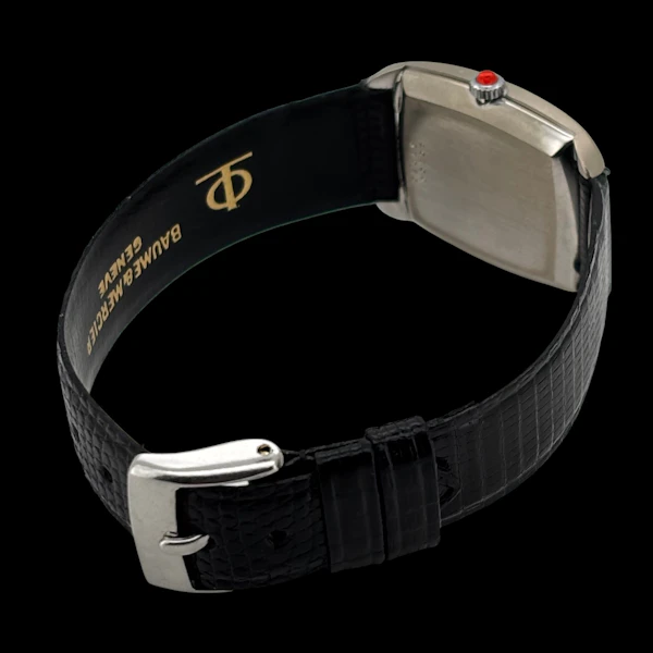 BAUME ET MERCIER CUSHION 18KT WHITE GOLD FLORENTINE FINISH WHITE ROMAN NUMERALS WITH BOX AND PAPERS 1978 - image 5