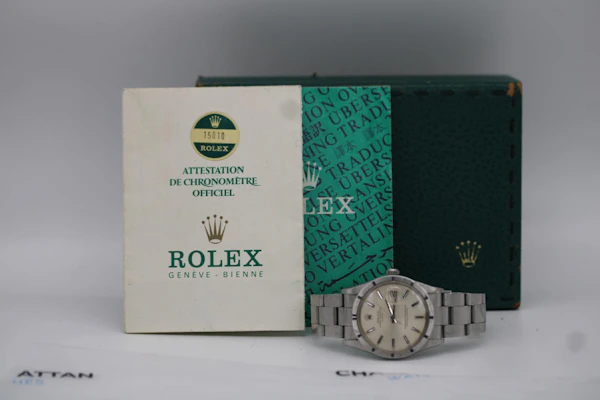 Rolex Oyster Perpetual Date 15010 - image 9