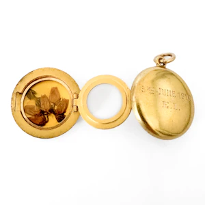 Victorian Memorial Triple Locket Pendant - Saddingtons Jewellery Stand 375