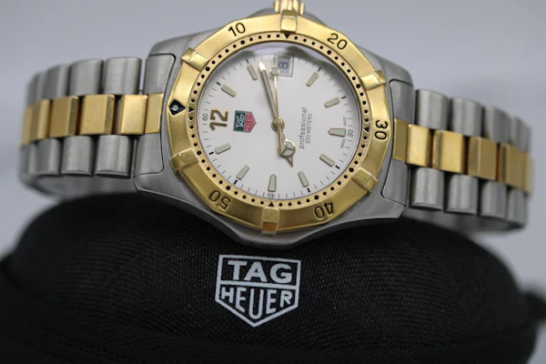 TAG Heuer Professional WK1120-0 - image 8