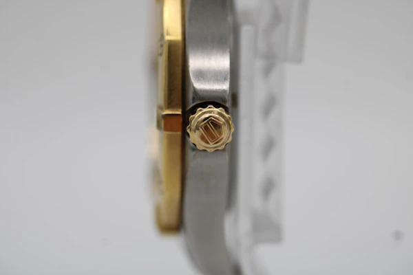 TAG Heuer Professional WK1120-0 - image 6