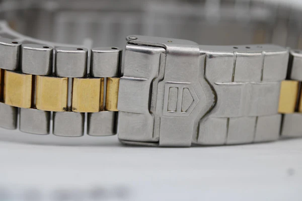 TAG Heuer Professional WK1120-0 - image 7