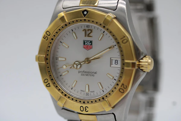 TAG Heuer Professional WK1120-0 - image 4