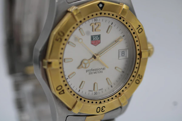TAG Heuer Professional WK1120-0 - image 10