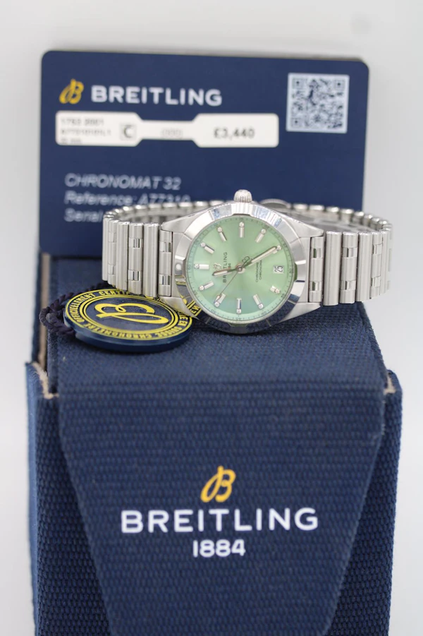 Breitling Chronomat 32 A77310101L1A1 - image 2