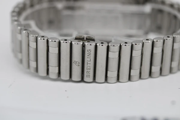 Breitling Chronomat 32 A77310101L1A1 - image 6