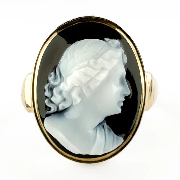 Early Victorian Banded Agate Cameo Ring - Saddingtons Jewellery Stand 375 - image 1