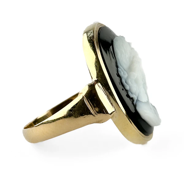 Early Victorian Banded Agate Cameo Ring - Saddingtons Jewellery Stand 375 - image 3