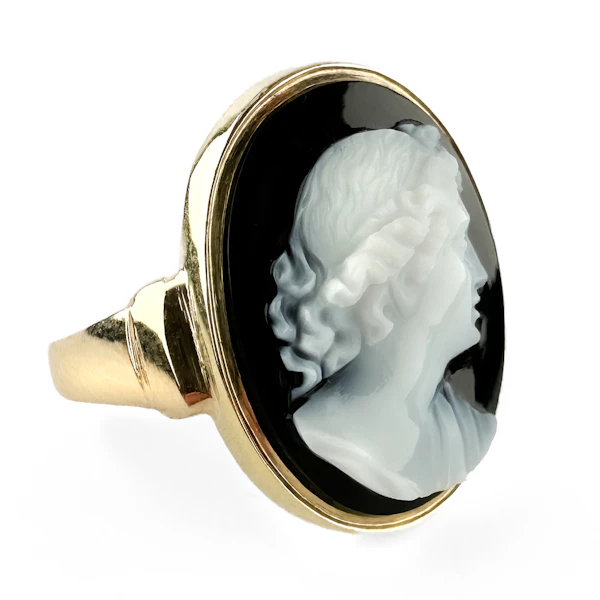 Early Victorian Banded Agate Cameo Ring - Saddingtons Jewellery Stand 375 - image 4