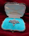 A very fine High Carat Yellow Gold, Silver Tipped, 4.50 Carat Old Mine Cut Diamond Brooch. English Circa 1830 - William IV - image 2