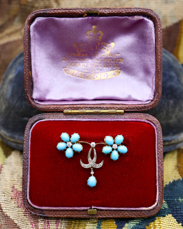 A very fine 15ct Yellow Gold (tested), Silver tipped Turquoise & Diamond Brooch, British Circa 1905. - image 1