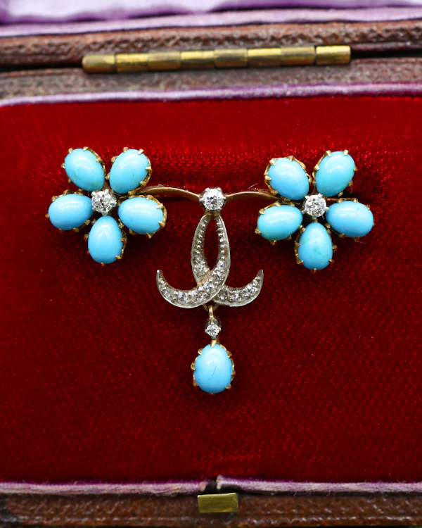 A very fine 15ct Yellow Gold (tested), Silver tipped Turquoise & Diamond Brooch, British Circa 1905. - image 4
