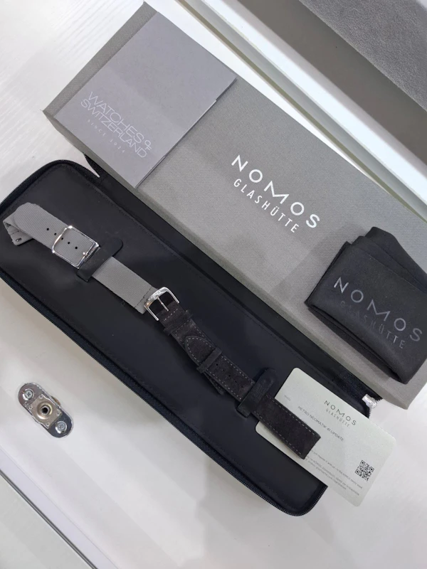 Nomos Metro Neomatik 41 1165 - image 2