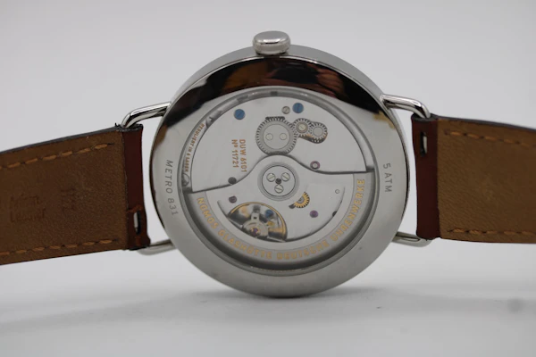 Nomos Metro Neomatik 41 1165 - image 10