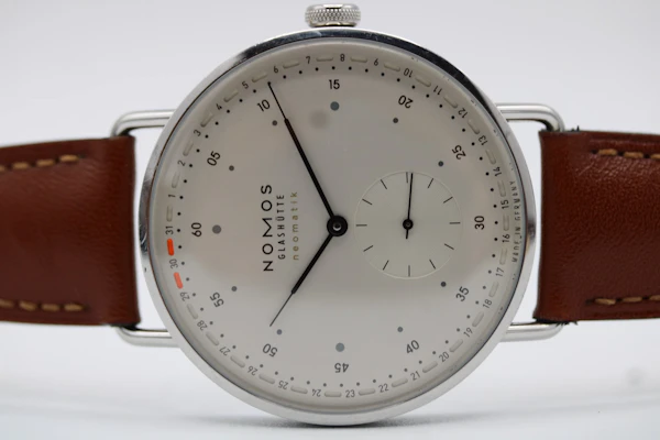 Nomos Metro Neomatik 41 1165 - image 15