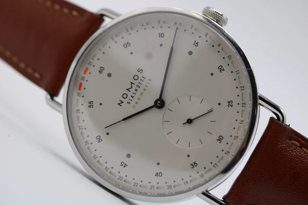 Nomos Metro Neomatik 41 1165 - image 13