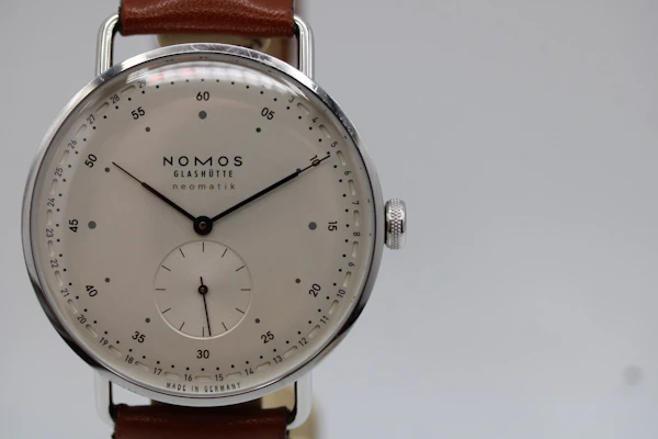 Nomos Metro Neomatik 41 1165 - image 7