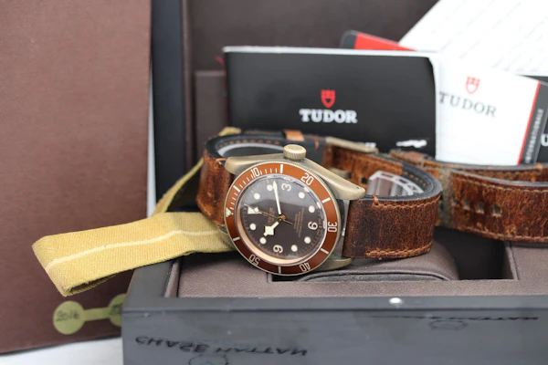 Tudor Black Bay Bronze 79250BM - image 4