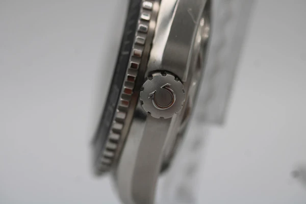 Omega Seamaster Planet Ocean 215.30.44.21.01.001 - image 12
