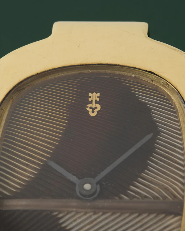 Corum Love Bond Ref. 57310C11 Exotic Feather Dial 18K Yellow Gold - image 8
