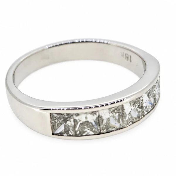 Diamond set half ET ring. - image 2