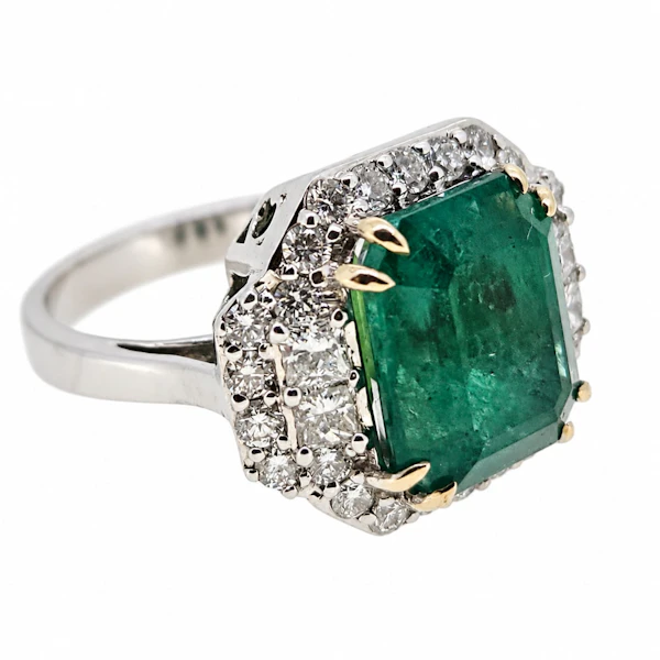 Emerald and Diamond ring - image 2
