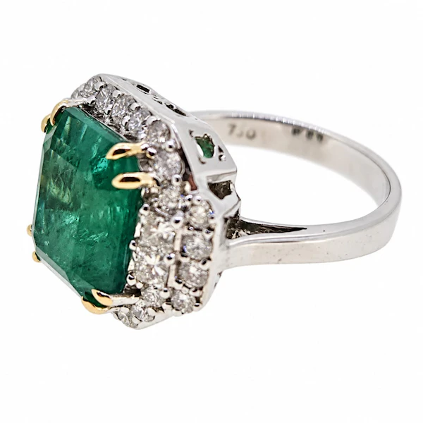 Emerald and Diamond ring - image 3