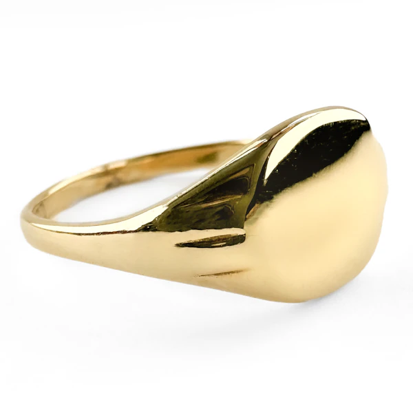 1989 Vintage Oval Signet Ring - Saddingtons Jewellery Stand 375 - image 3
