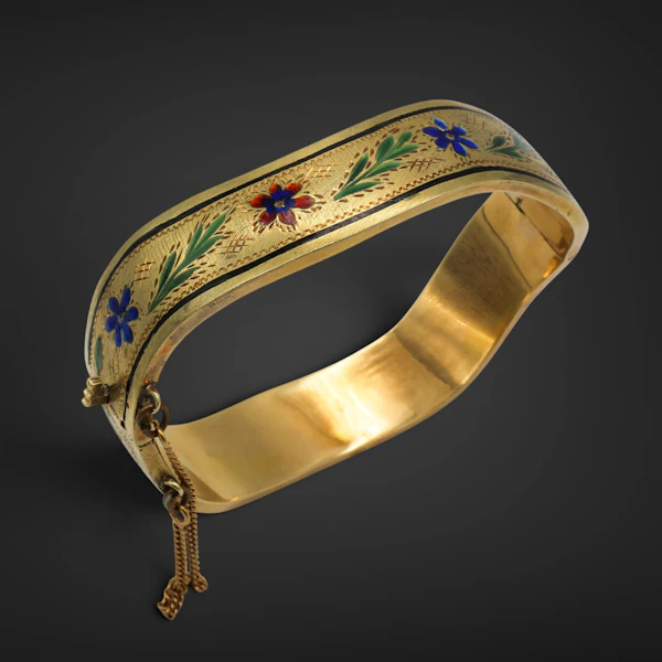 Lovely Victorian 15ct Gold And Enamel Bangle at Deco&Vintage Ltd - image 3
