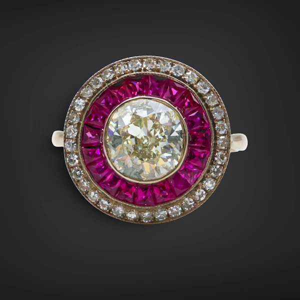Lovely Diamond And Ruby 18ct White Gold Ring at Deco&Vintage Ltd - image 4