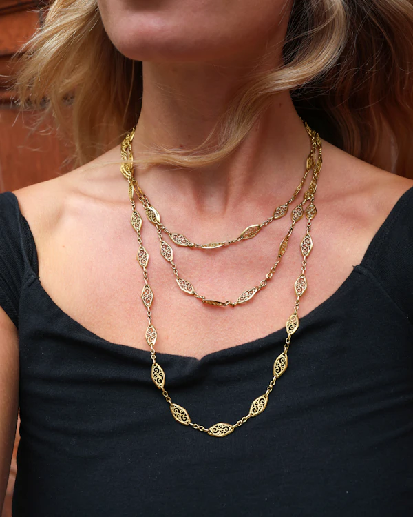 Lovely Art Nouveau French 18ct Long Chain at Deco&Vintage Ltd - image 2
