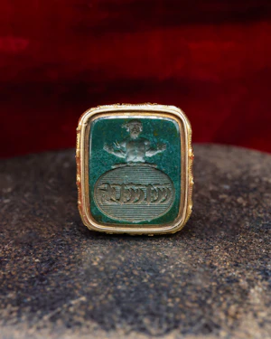 Downstairs at Grays. A very fine 15 ct. (tested),Yellow Gold Seal with detailed floral design and a Blood Stone intaglio with oval engraved lozenge & torso. Circa 1830