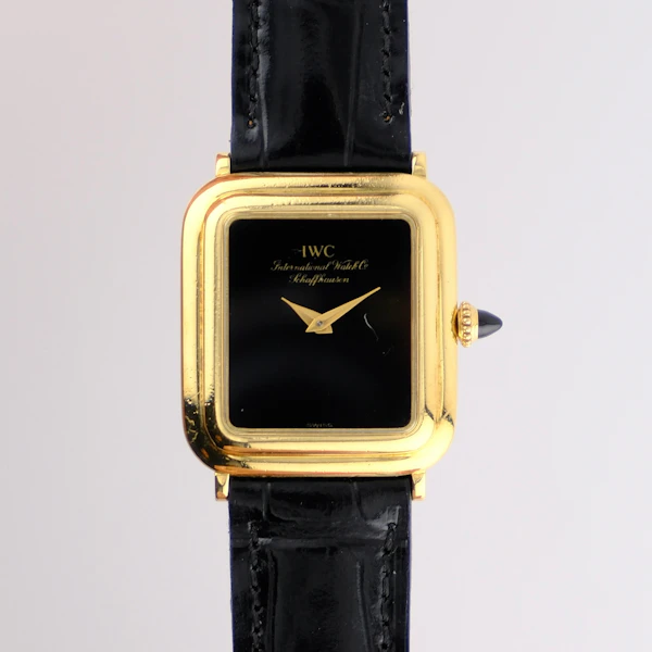 IWC Tank Style Onyx Dial 18k Gold - image 4