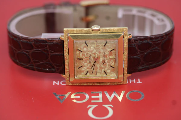 Omega Geneve Vintage Gold Watch 14455 - image 3