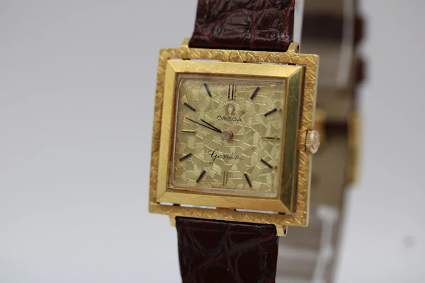 Omega Geneve Vintage Gold Watch 14455 - image 5