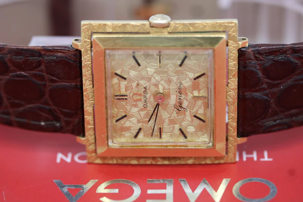 Omega Geneve Vintage Gold Watch 14455 - image 7