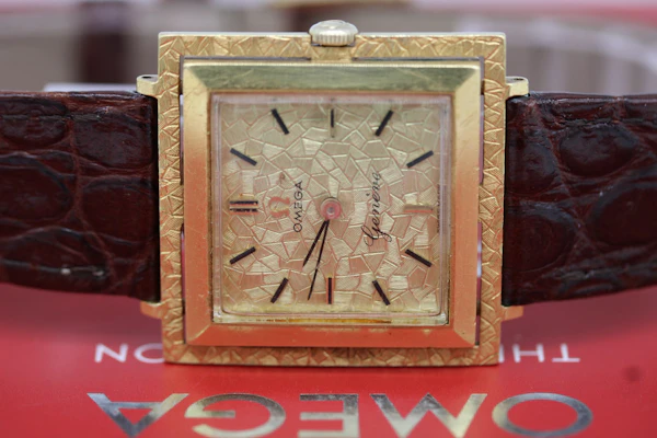 Omega Geneve Vintage Gold Watch 14455 - image 2