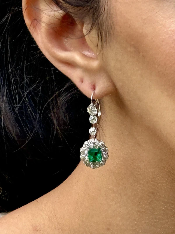 Art Deco Colombian Emerald and Diamond Drop Earrings, circa 1920–35 - image 3