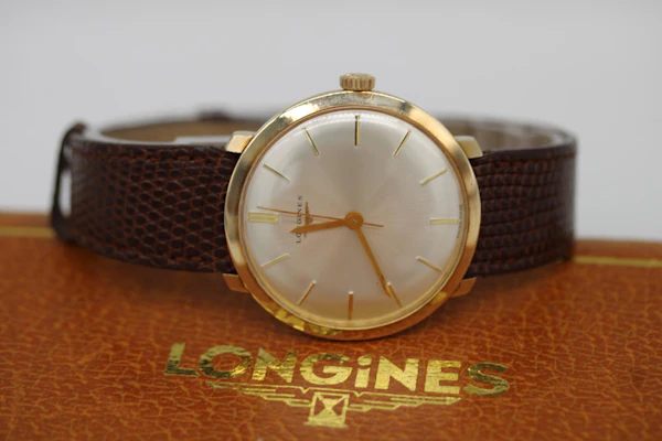Longines 9ct Vintage Watch Original Box New Strap - image 2