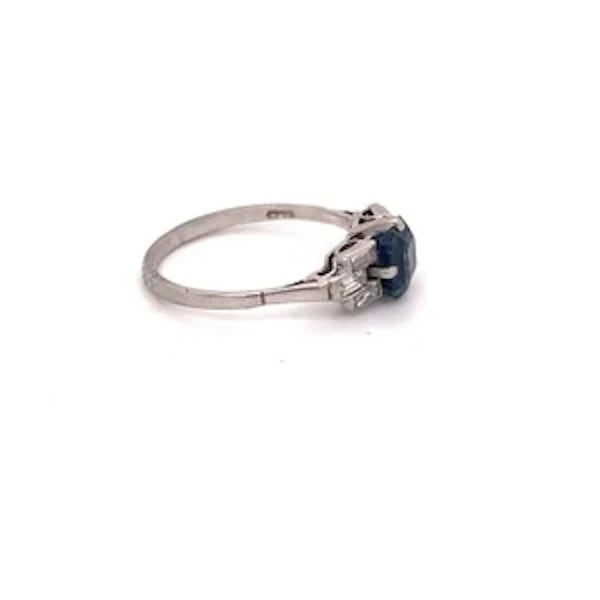 Pretty, Natural Sapphire and Diamond Art Deco Ring Ca 1920-35 - image 2