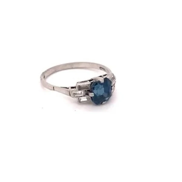 Pretty, Natural Sapphire and Diamond Art Deco Ring Ca 1920-35 - image 3