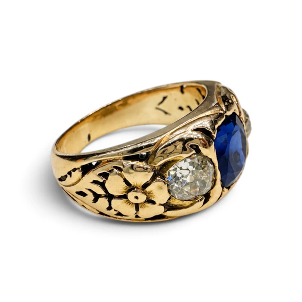 French Art Nouveau Unheated Sapphire & Diamond Ring, circa 1900 - image 4